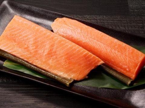 お刺身サーモン昆布〆